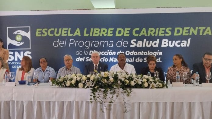 Programa bucal del SNS dice entregó más de 600 niños libres de caries en SDE
