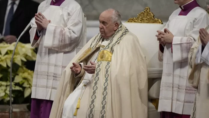 El papa pide rezar por la paz en Ucrania y Oriente Medio en su primer Ángelus del año