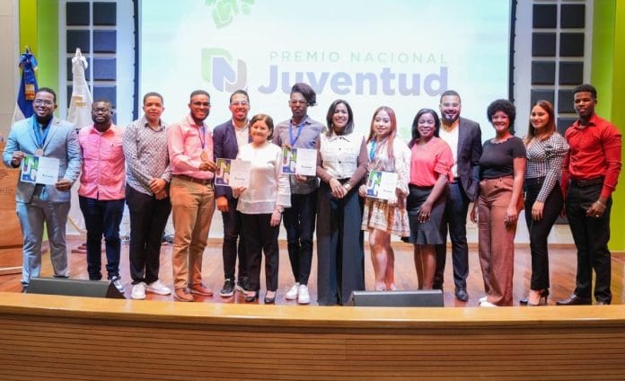 Ministerio de la Juventud anuncia realización del Premio Nacional de la Juventud 2024 