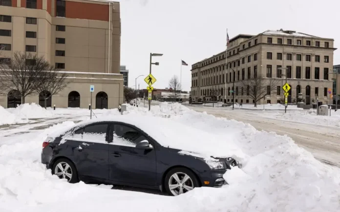 100 millones de estadounidenses en alerta por tormenta de nieve