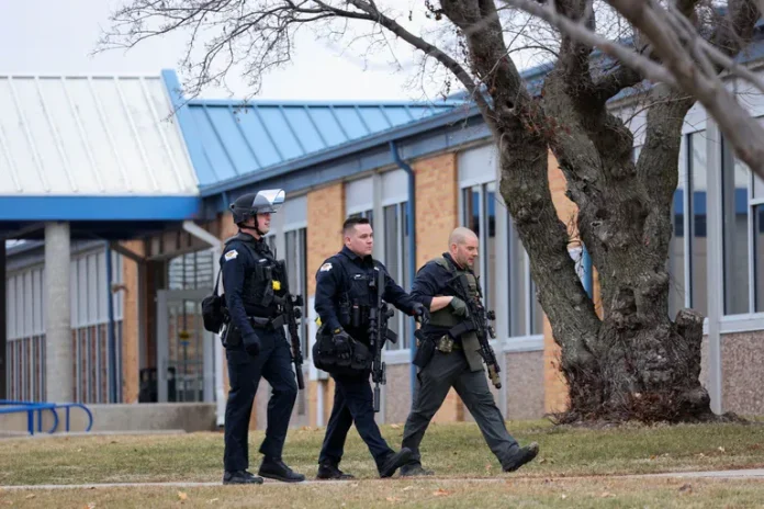 Policía de Iowa confirmó “múltiples víctimas de disparos” en tiroteo de Escuela Secundaria Perry