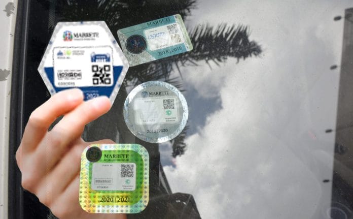 ¿Qué debe hacer si se le pierde o deteriora el marbete de su vehículo?