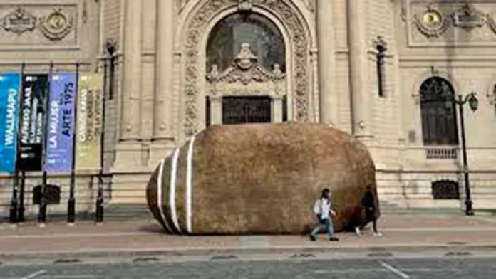 Polémica en Chile por obra de arte pagada por 25 mil dólares por el gobierno