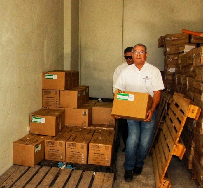 Productores de tabaco dominicano reciben donación de insecticidas