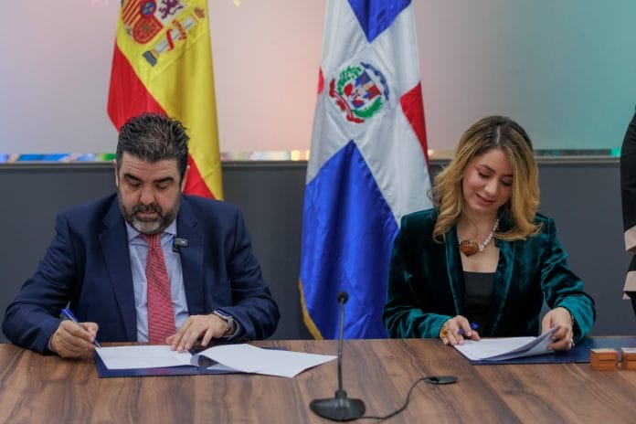 Programa Supérate firma convenio con Asociación de Hostelería y Turismo de Toledo, España