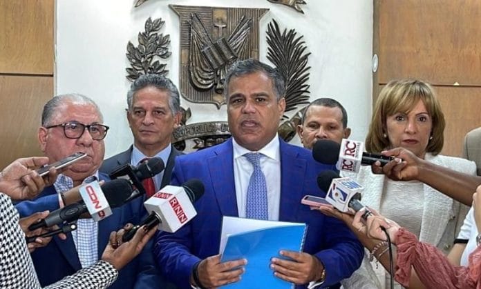 PLD deposita ante la JCE informe sobre observaciones en pruebas de equipos para proceso electoral