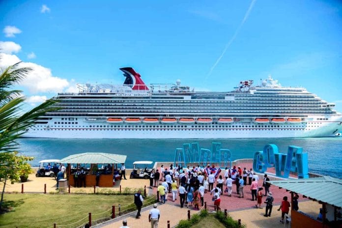 República Dominicana apuesta por turismo y tierras raras para el desarrollo de las zonas más pobres