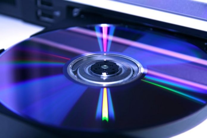 Crean disco óptico capaz de almacenar casi 15 mil películas en 4K