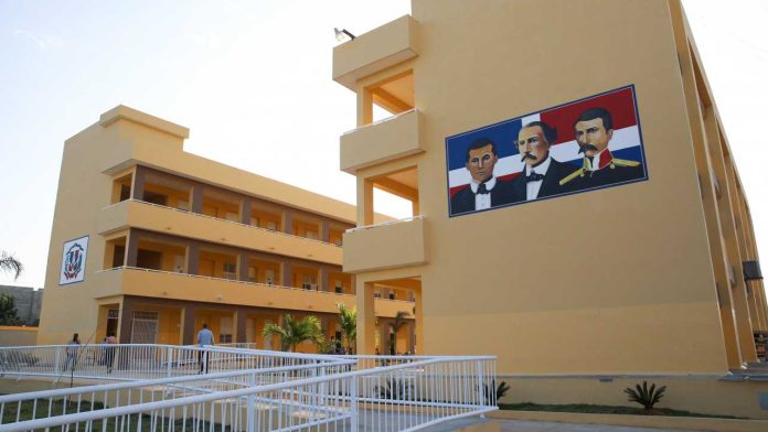 Expresidente Codia propone desconcentrar construcción y mantenimiento de planteles escolares