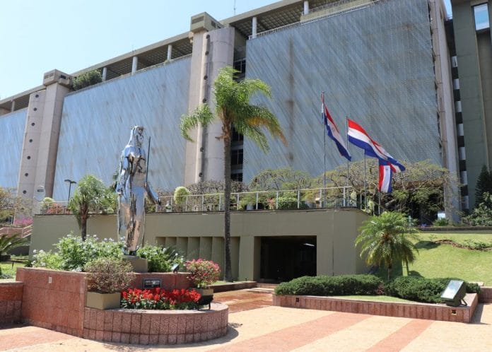 El banco emisor paraguayo baja la tasa de interés de política monetaria