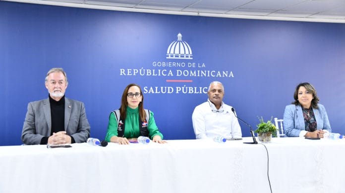 Ministerio de Salud dice ha aplicado más de seis MM de dosis de vacunas en último año