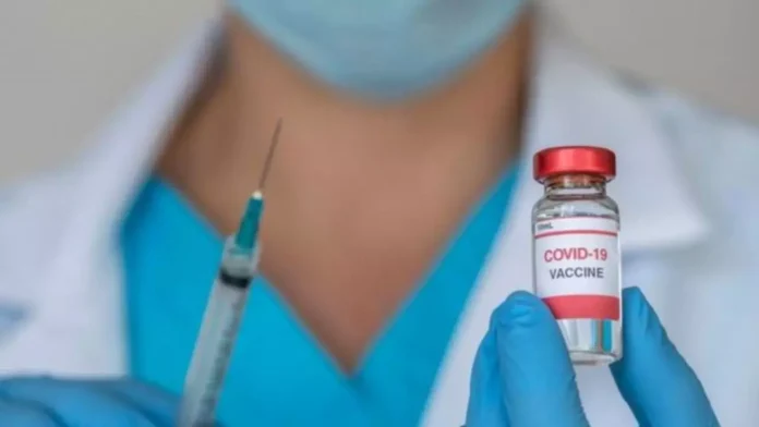 Vacuna actualizada contra COVID brinda protección contra nueva variante JN.1