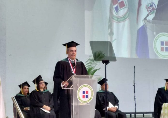 UNPHU reconoce al presidente Luis Abinader con doctorado Honoris Causa