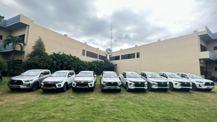 Entregan camionetas a Defensa Civil para utilizarlas en labores de emergencia