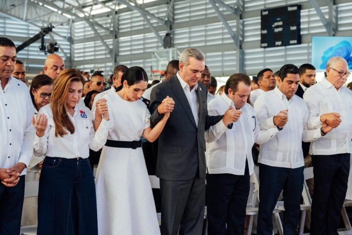 Abinader exhorta alcaldes y directores a trabajar con honestidad y compromiso