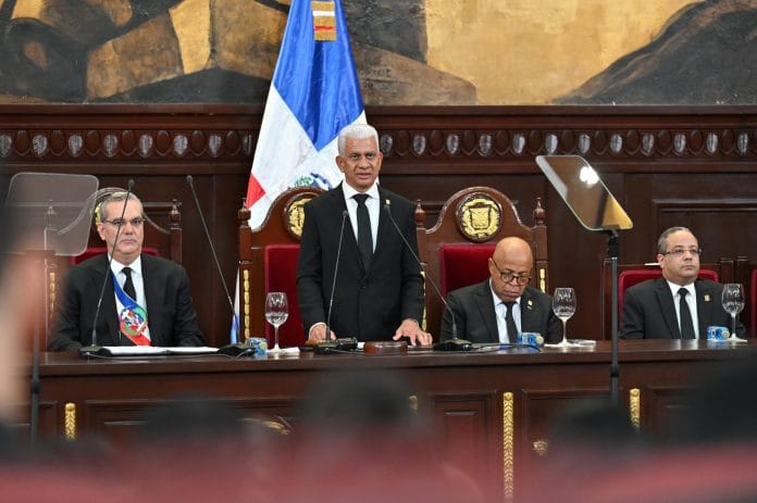 Presidente del Senado destaca labor del Poder Legislativo y reitera compromiso con la democracia