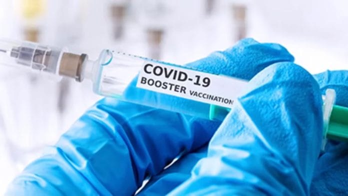 Los CDC podrían recomendar refuerzos de COVID para algunos esta primavera