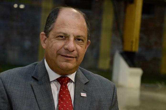 Expresidente de Costa Rica confia en democracia en las elecciones municipales de RD