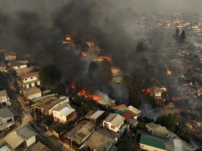 Devastación en Chile: ascienden a 51 los muertos por incendios y más de 370 desaparecidos