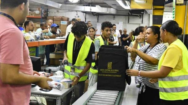 JCE distribuye alrededor del 80 por ciento de los kits electorales
