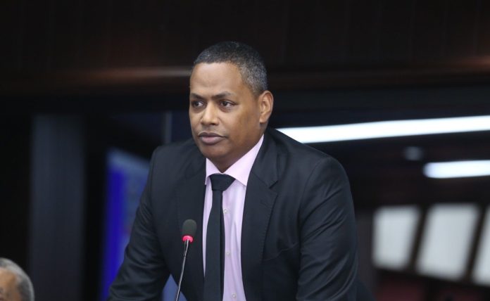 ¡Se le dió al Bolí! Anuncia su candidatura por el PRM en Santo Domingo Este