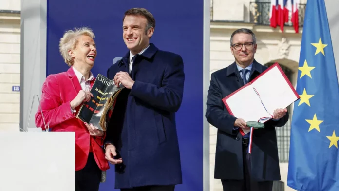 Ya está publicado en la Constitución francesa el derecho al aborto