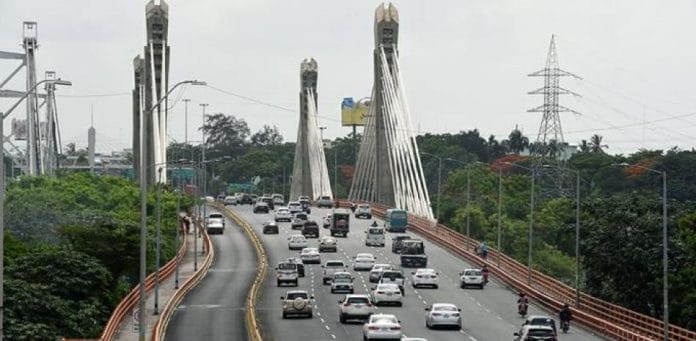 ¡Otra vez! Ciudadanos impiden que mujer se lanzara del puente Juan Bosch