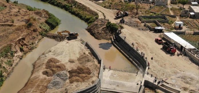 Los haitianos se imponen y abren canal en río Masacre