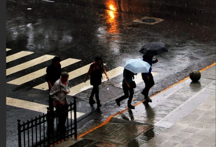 Sistema frontal provocará aguaceros, tormentas eléctricas y ráfagas de viento