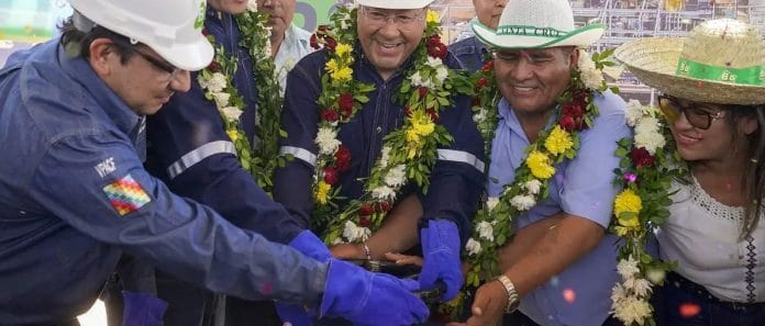 Bolivia inaugura su primera planta de biocombustibles