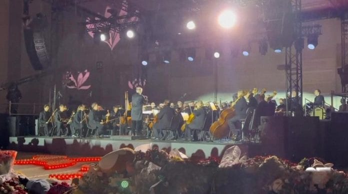 Celebran concierto en memoria de las víctimas del atentado en Crocus City Hall
