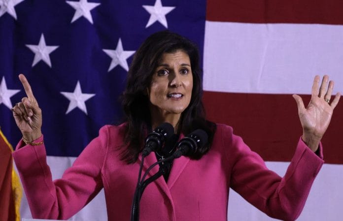 Nikki Haley abandona primarias republicanas en EE.UU.