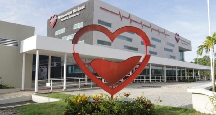 Hemocentro Nacional entrega hemocomponentes para personas lesionadas en incendio en carnaval de Salcedo