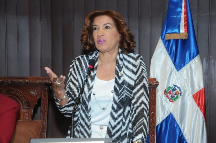 PLD sigue perdiendo legisladores, diputada María Fernández presenta renuncia “irrevocable”