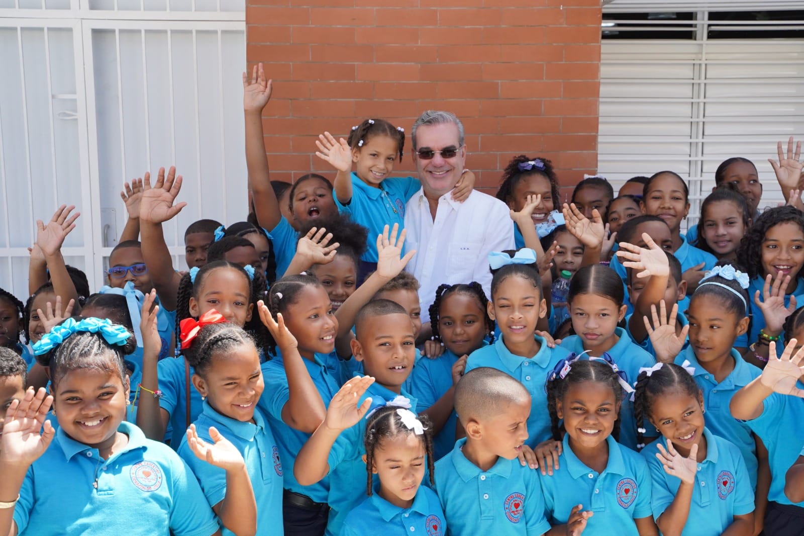 Gobierno inaugura cuatro centros educativos en Monte Plata y Santo Domingo 
