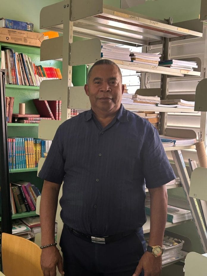 Maestro ataca desconsideración del sistema educativo: ''Causa docentes se jubilen enfermos y frustrados''