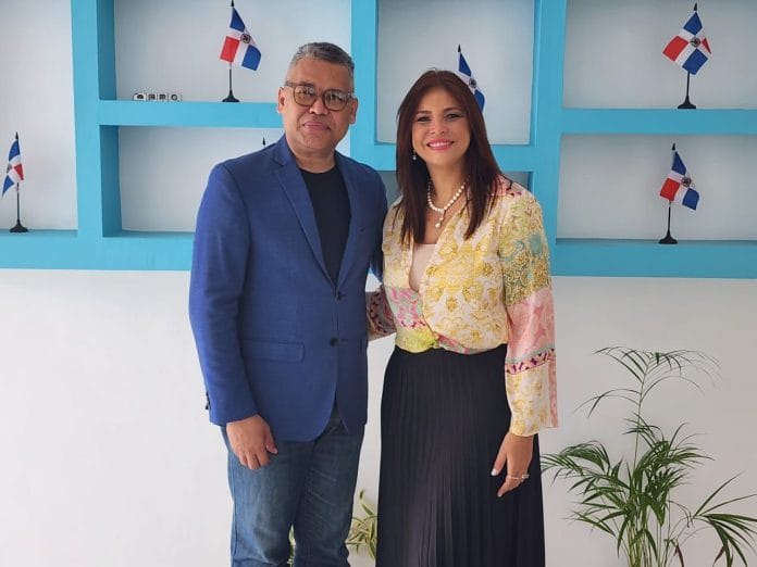 Nikauly de la Mota será candidata vicepresidencial del pastor Carlos Peña