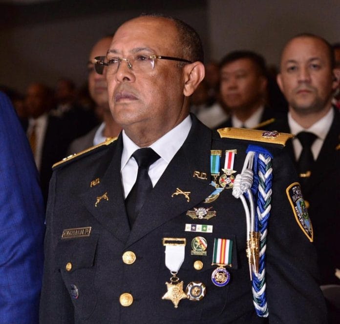 Guzmán Peralta destaca el rol de la mujer policía en las filas de la Policía Nacional