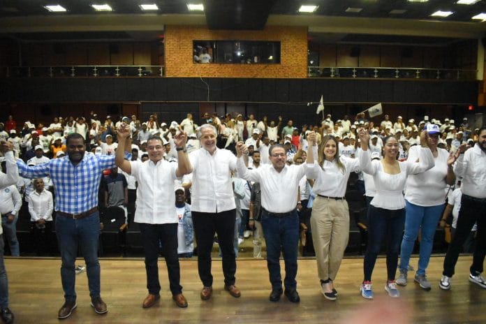 Avanzada Democrática Moderna realiza acto de apoyo a Guillermo Moreno y candidatos del PRM