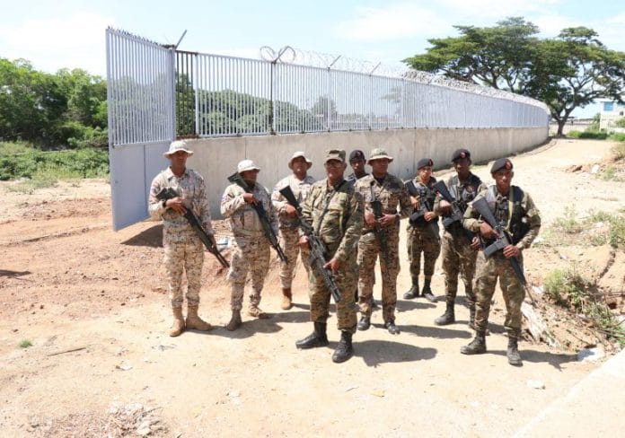 Autoridades alerta en zona fronteriza tras fuga de prisioneros en Haití