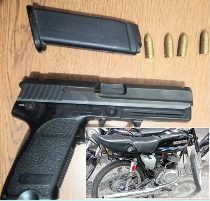 Apresan en Pedernales a hombre con un arma de fuego ilegal y retienen una motocicleta