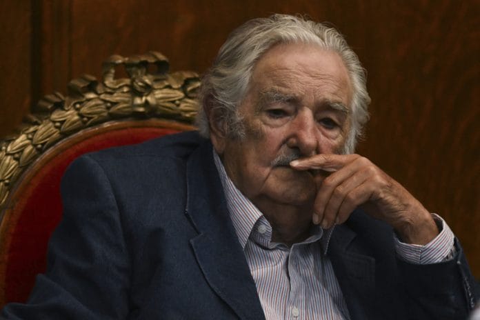 Expresidente de Uruguay José Mujica anuncia tiene cáncer de esófago
