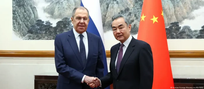 China y Rusia estrechan lazos en reunión de cancilleres