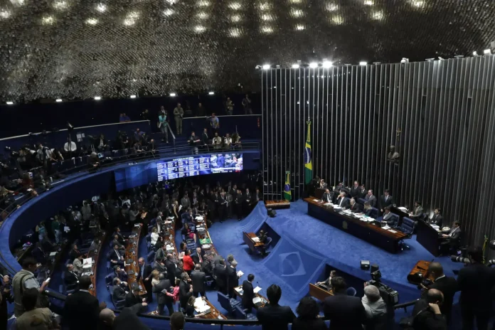 Senado de Brasil aprueba criminalizar la posesión de cualquier cantidad de droga