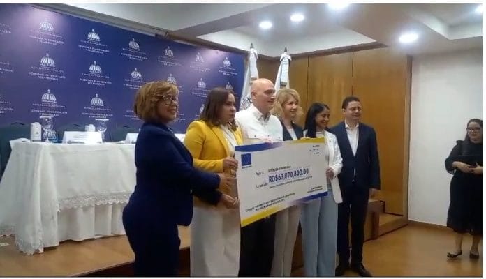 Gobierno dominicano recibe un millón de euros de la Unión Europea en apoyo presupuestario