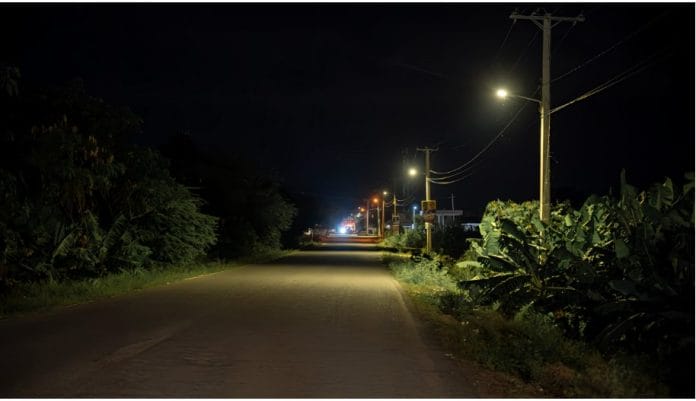 Edesur ilumina cuatro comunidades en Azua