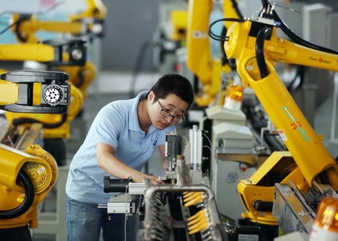 El PMI manufacturero de China acelera a máximos de 13 meses