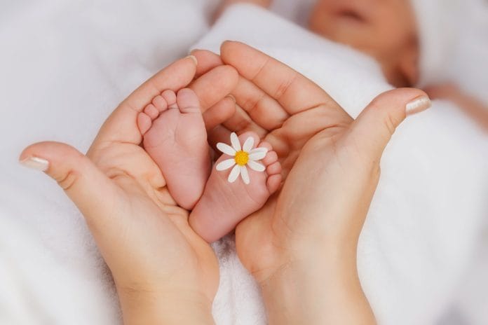 Aprueban proyecto que ordena tamizaje neonatal para detectar enfermedades congénitas