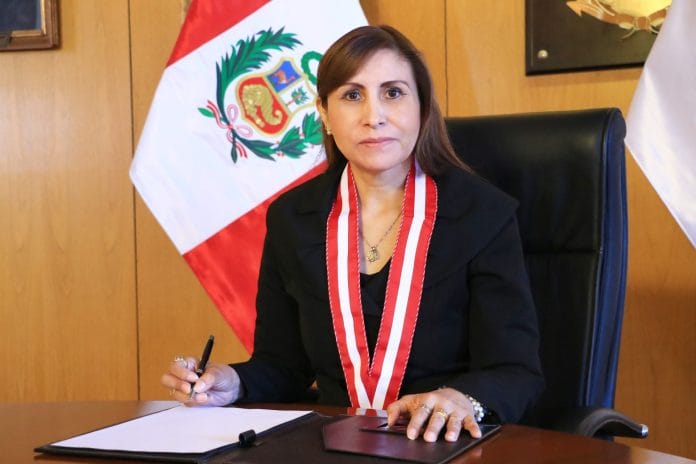 Piden impedimento de salida de Perú contra la fiscal suspendida Benavides