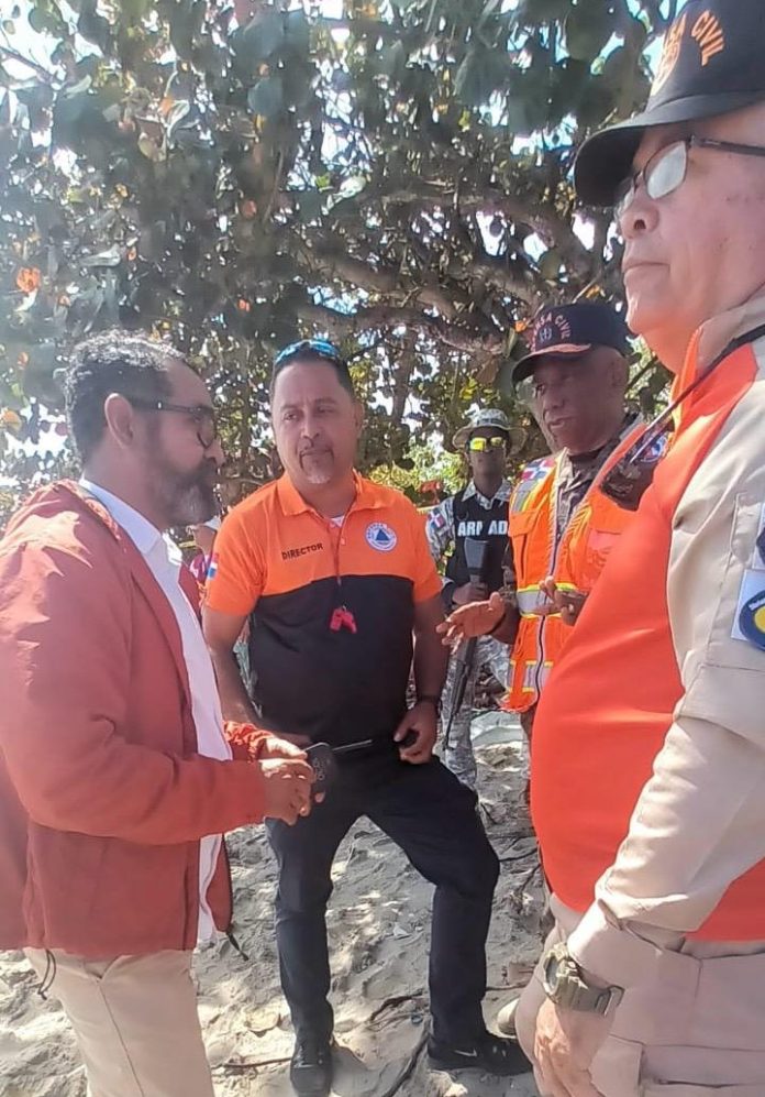 Director Defensa Civil encabeza búsqueda de tres personas desaparecidas